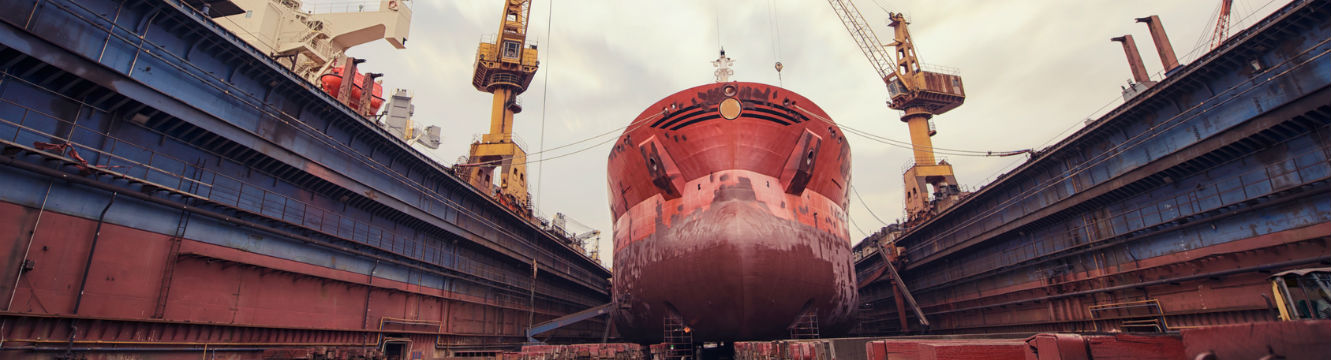 Vue sur un chantier naval en construction