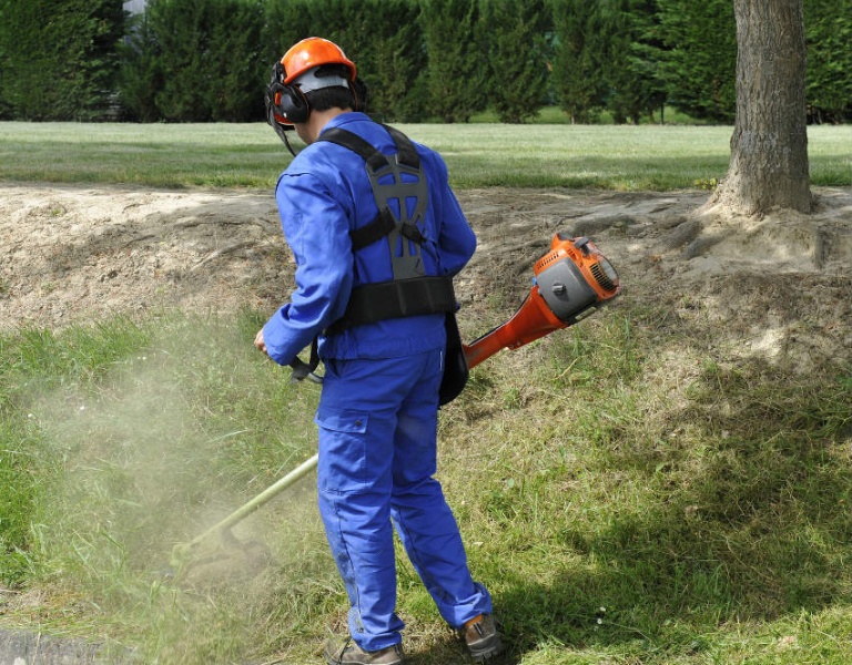 Un ouvrier au travail